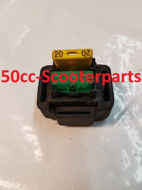 Zekeringhouder Yamaha Maxster 125 Gebruikt 5mfh21520000, Ophalen of Verzenden