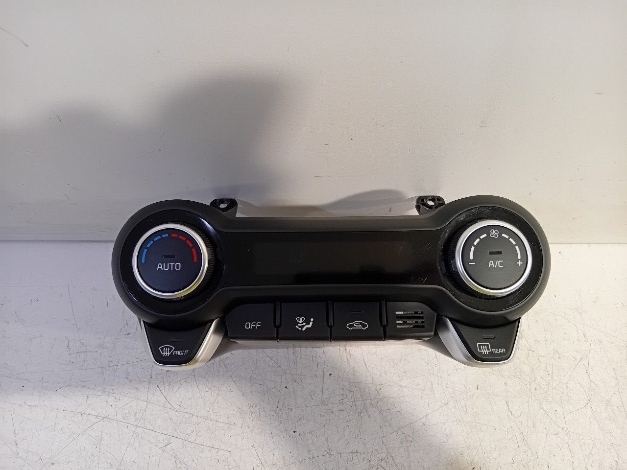 Bedieningspaneel kachel Kia Stonic, Onderdelen@venauto.nl, Van der Ven Autorecycling B.V., Ettenseweg 76, 4706 PB Roosendaal, The Netherlands