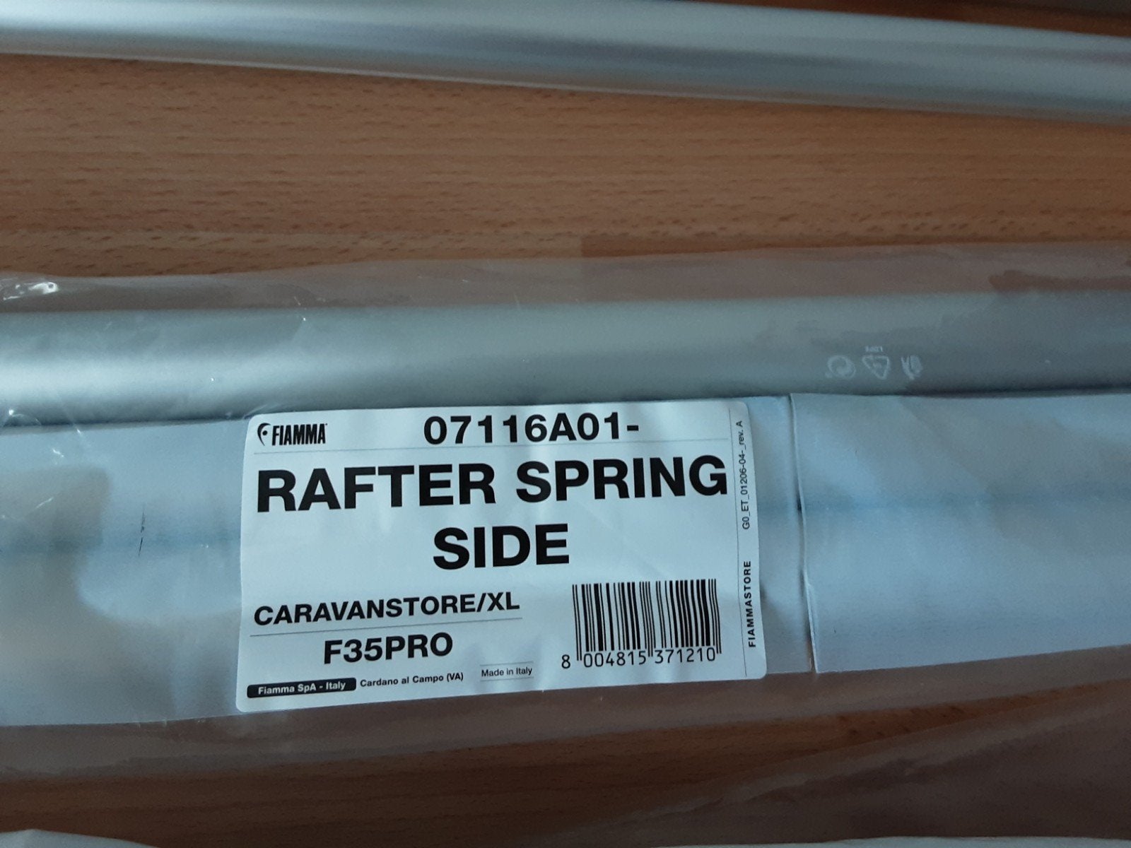 Rafter en zijluifel. 230 breed., Ophalen