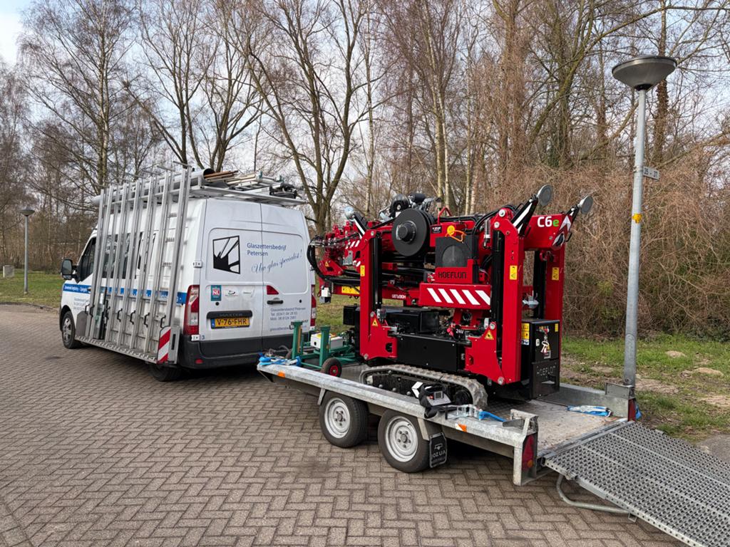 Te huur hoeflon C6 e compactkraan , en GB lift60M, Ophalen, Gewasbescherming en Bemesting