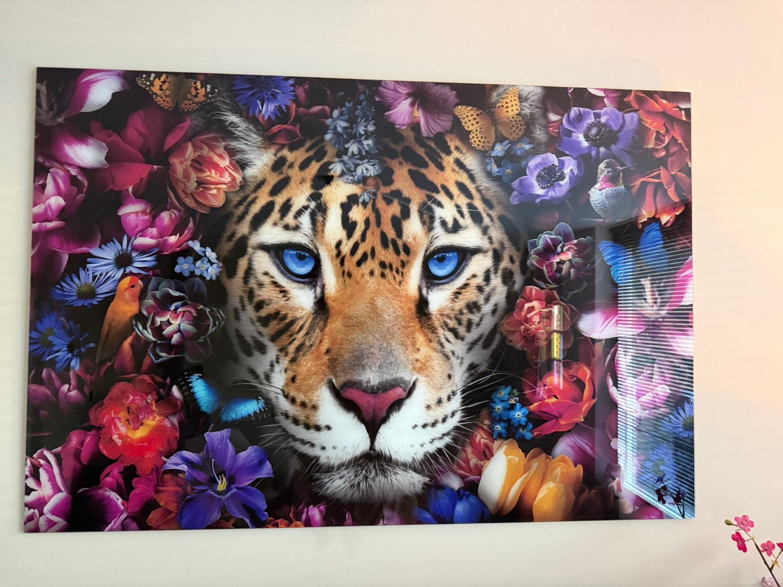 Schilderij op plexiglas Leopard met Bloemen en Vlinders, Ophalen, 50 tot 75 cm, Zo goed als nieuw, Schilderij