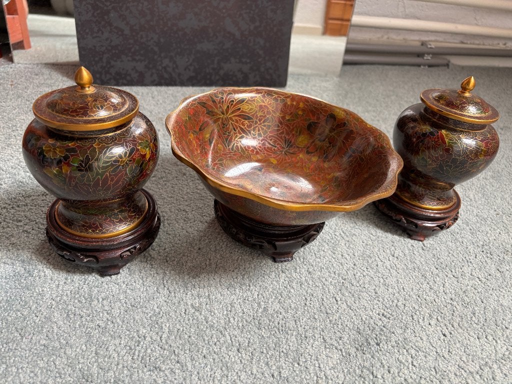 Decoratieve driedelige cloisonné set, Ophalen