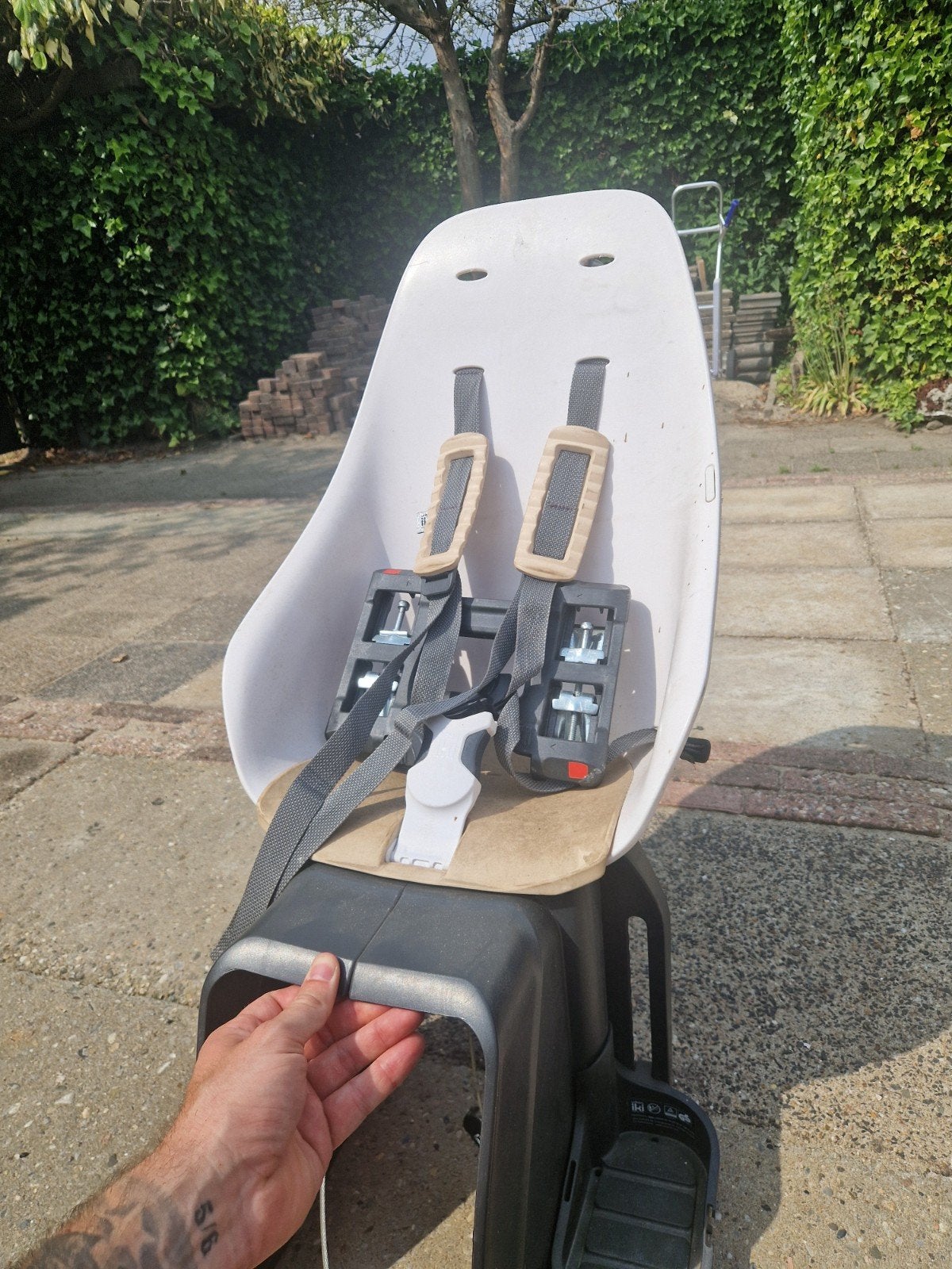 Urban Iki Achterzitje voor Kinderen - Wit/Grijs, Ophalen, Urban Iki, 9 t/m 36 kg, Gebruikt