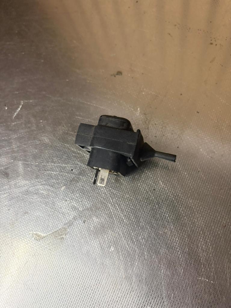 gilera / piaggio knipperlicht relais, Ophalen
