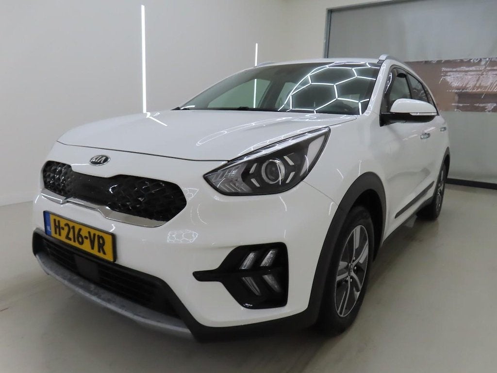 Kia Niro 1.6 GDi HYBRID DYNAMICLINE AUTOMAAT (bj 2020), Automaat, Gebruikt, Leder en Stof, Wit