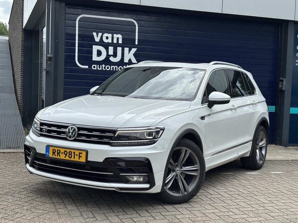 Volkswagen Tiguan 1.4 TSI ACT Highline Panoramadak Trekhaak, 12 maanden, 4 cilinders, Alcantara, Wit