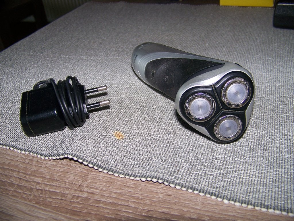 SCHEERAPPARAAT PHILIPS 1000, Ophalen, Gebruikt, Scheren en Epileren