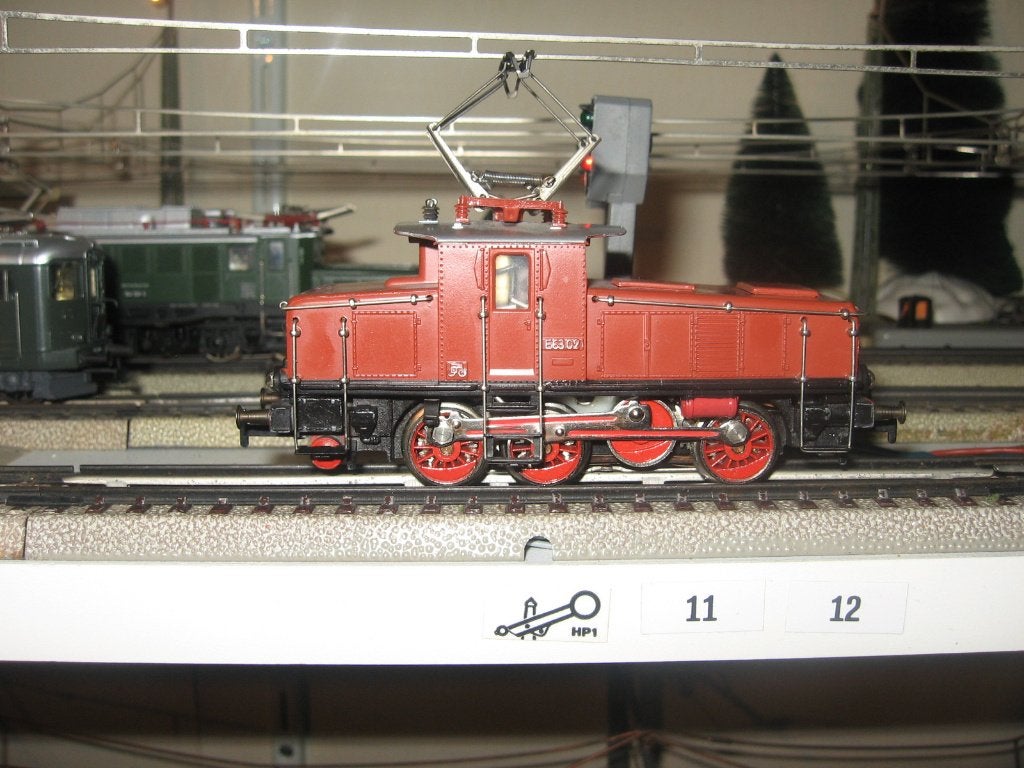 MARKLIN 3001 Duitse oldtimer drijfstang eloc rood/bruin DB, Wisselstroom, Locomotief, Ophalen of Verzenden, Zo goed als nieuw