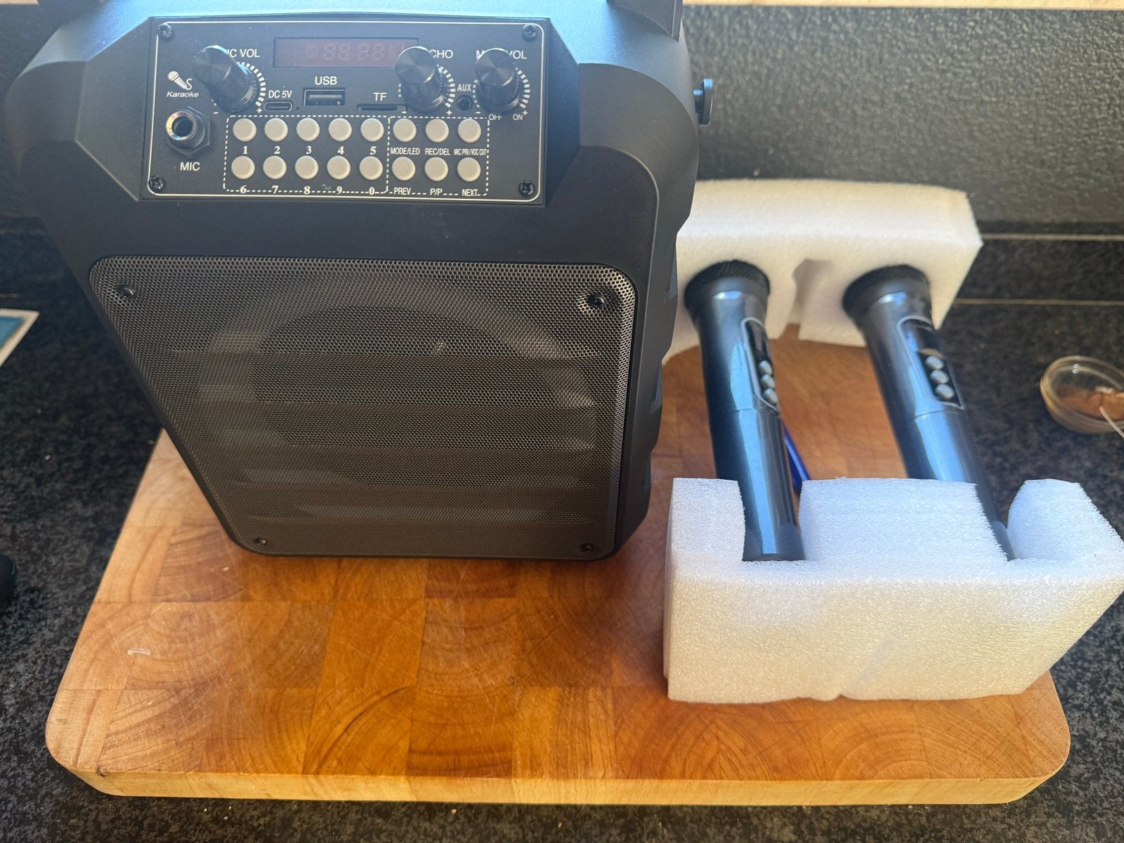 Karaoke set met microfoons - Excellent Music Experience, Ophalen, Zo goed als nieuw, Complete set