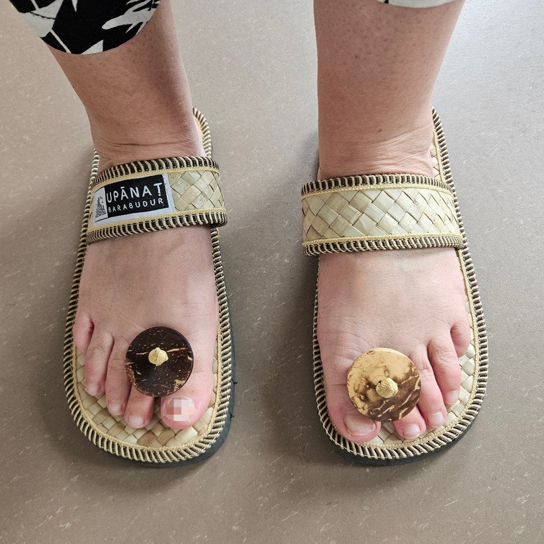 Sandalen bamboe van Borobudur, Indonesië, Slippers, Beige, Ophalen of Verzenden, Zo goed als nieuw