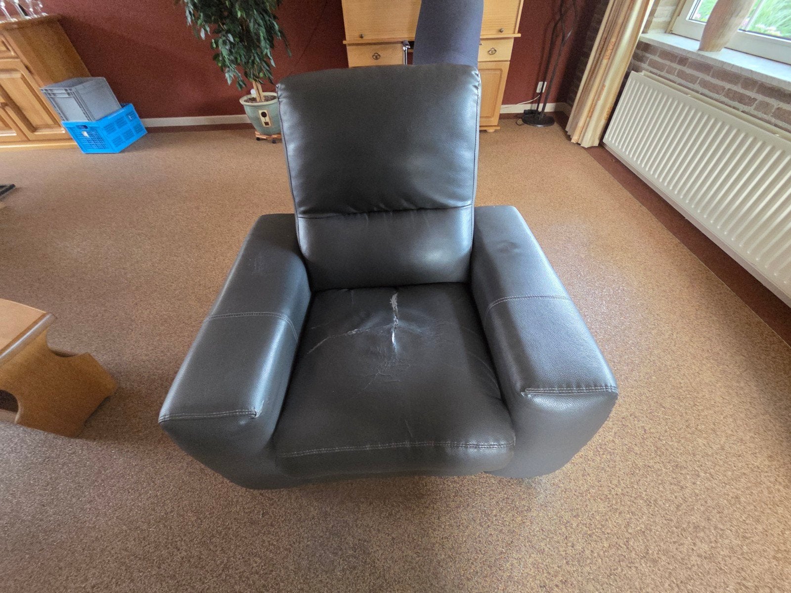 Grijze relaxfauteuil met gebruikssporen, Ophalen, Gebruikt, 75 tot 100 cm, Modern