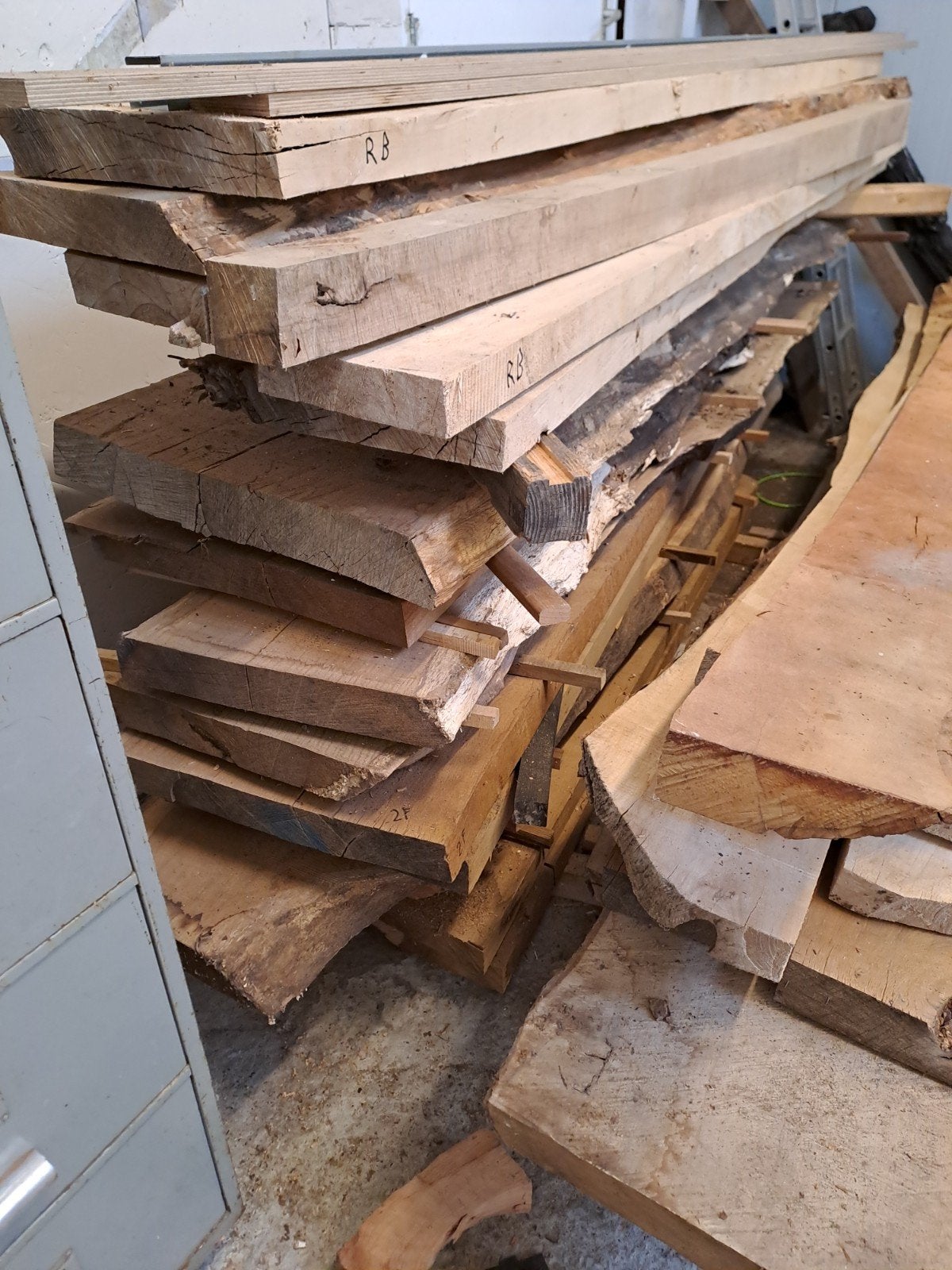 Partij boomstamplanken - Diverse houtsoorten en afmetingen, Doe-het-zelf en Verbouw, Hout en Planken, Gebruikt, Plank, Eiken, 300 cm of meer