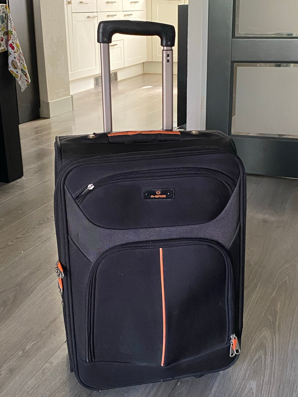 Zwarte A-BAGS reiskoffer met wieltjes 53 x 37 x 27 cm, Ophalen, Gebruikt, 50 tot 60 cm, Zacht kunststof