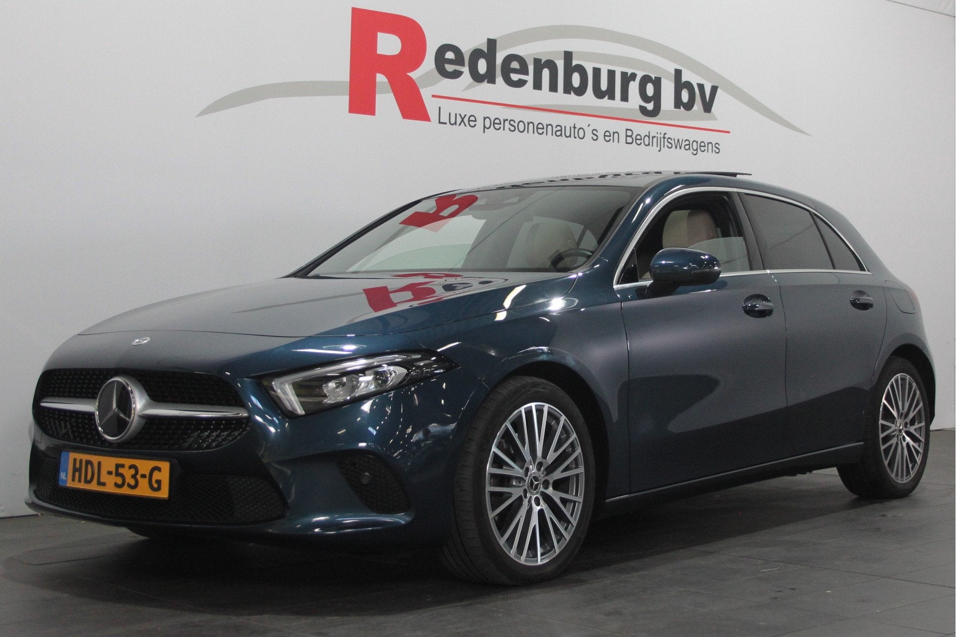 Mercedes-Benz A-Klasse 200 Luxury Line - Pano / Carplay / Ca, Auto's, Gebruikt, Euro 6, 4 cilinders, Blauw