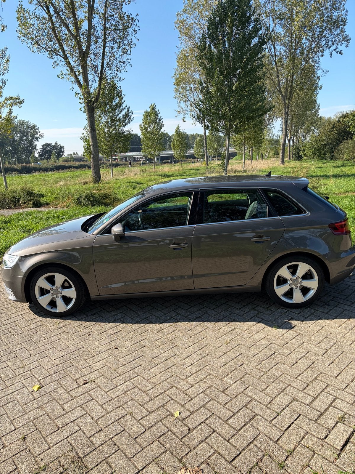 Audi A3 1.4 Tfsi COD Sportback 2014 Grijs, Auto's, Origineel Nederlands, 1395 cc, Particulier, Zilver of Grijs
