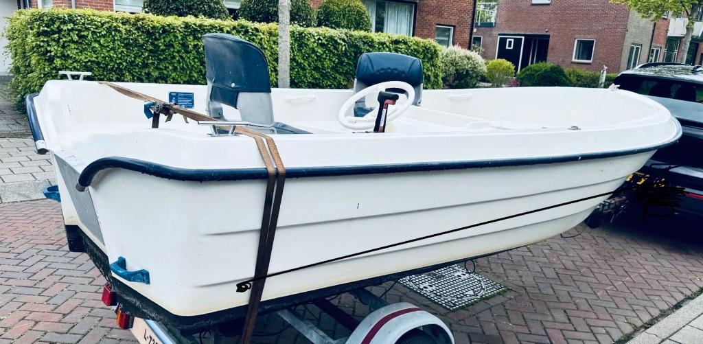 RYDS 435 boot wit  (5 persoons) incl. trailer, Ophalen, Gebruikt