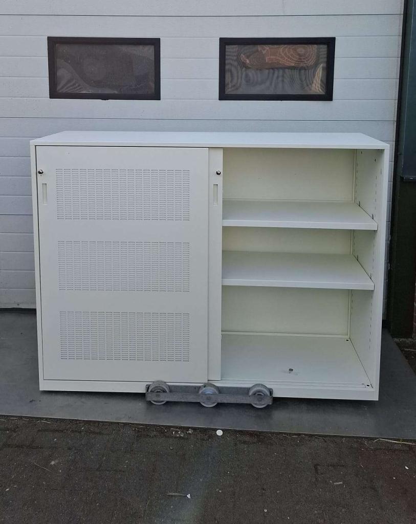 Geperforeerde design kast, Ophalen, Gebruikt, -, -