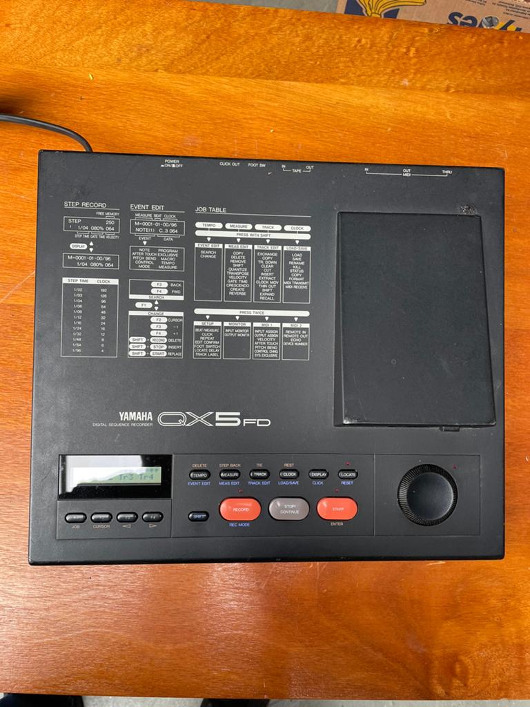 Yamaha QX5FD Digital Sequence Recorder - Getest op stroom, Muziek en Instrumenten, Synthesizers, Gebruikt, Yamaha, Met midi-aansluiting