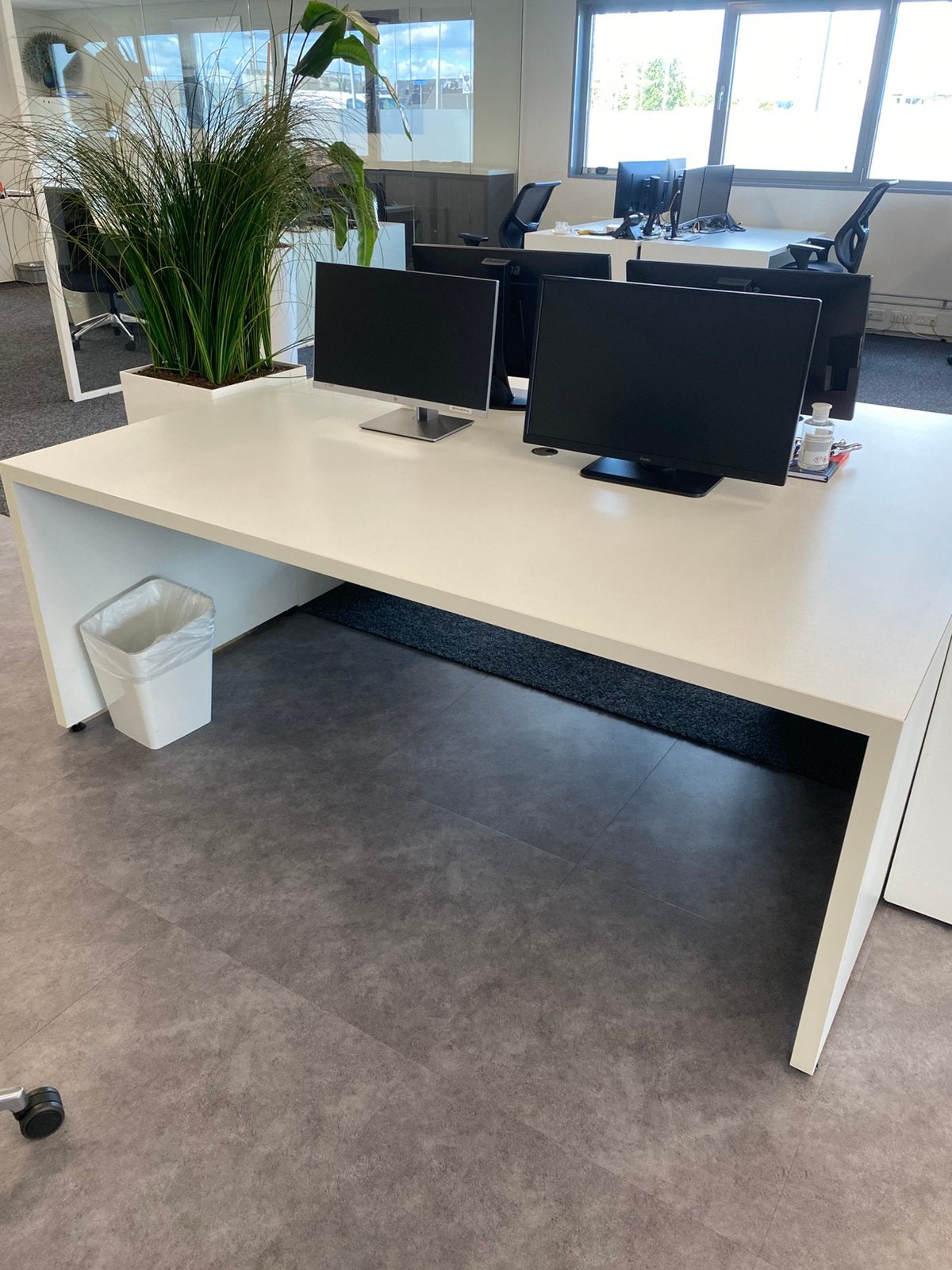 Bureau’s en kasten, Ophalen, Bureau