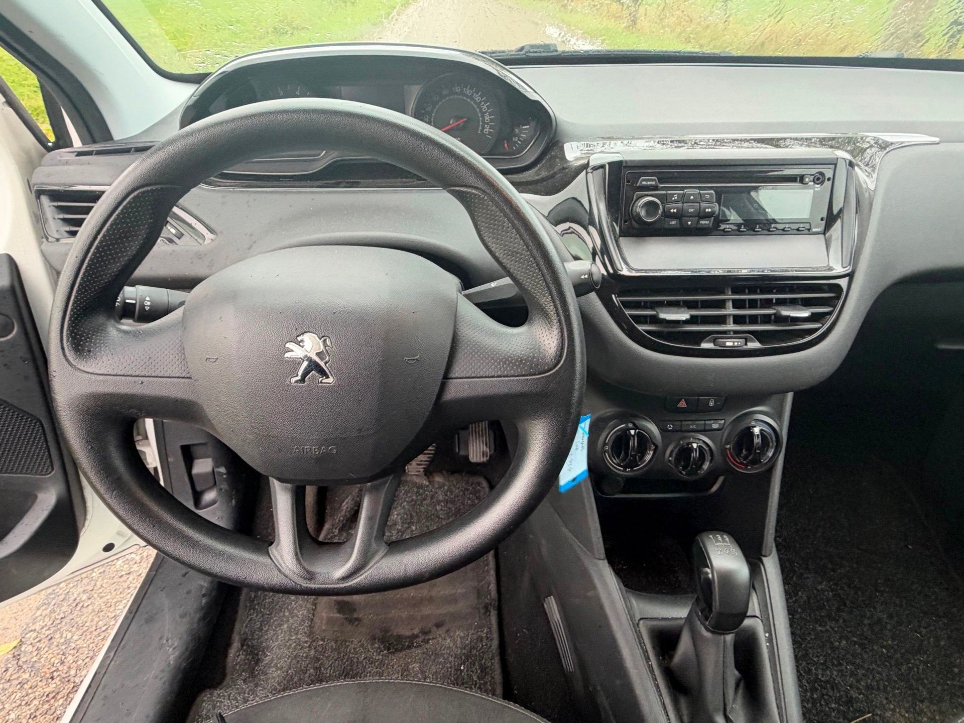 Peugeot 208 1.0 VTi LEES TEKST! Active APK 10-2027 Airco, Voorwielaandrijving, Euro 5, Gebruikt, Zwart