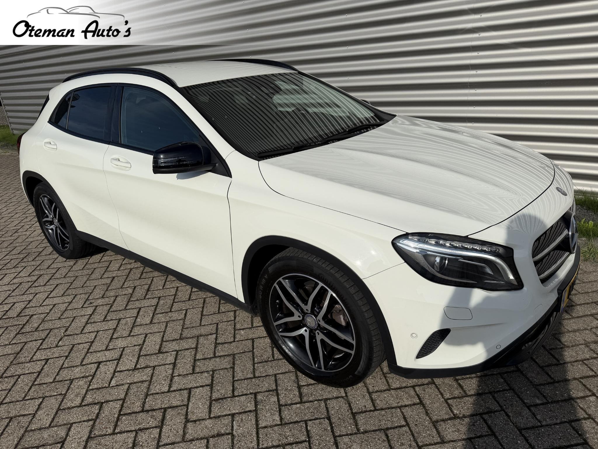 Mercedes-Benz GLA-klasse 200 Trekhaak Leder Night, Auto's, Gebruikt, 715 kg, Wit, 1595 cc