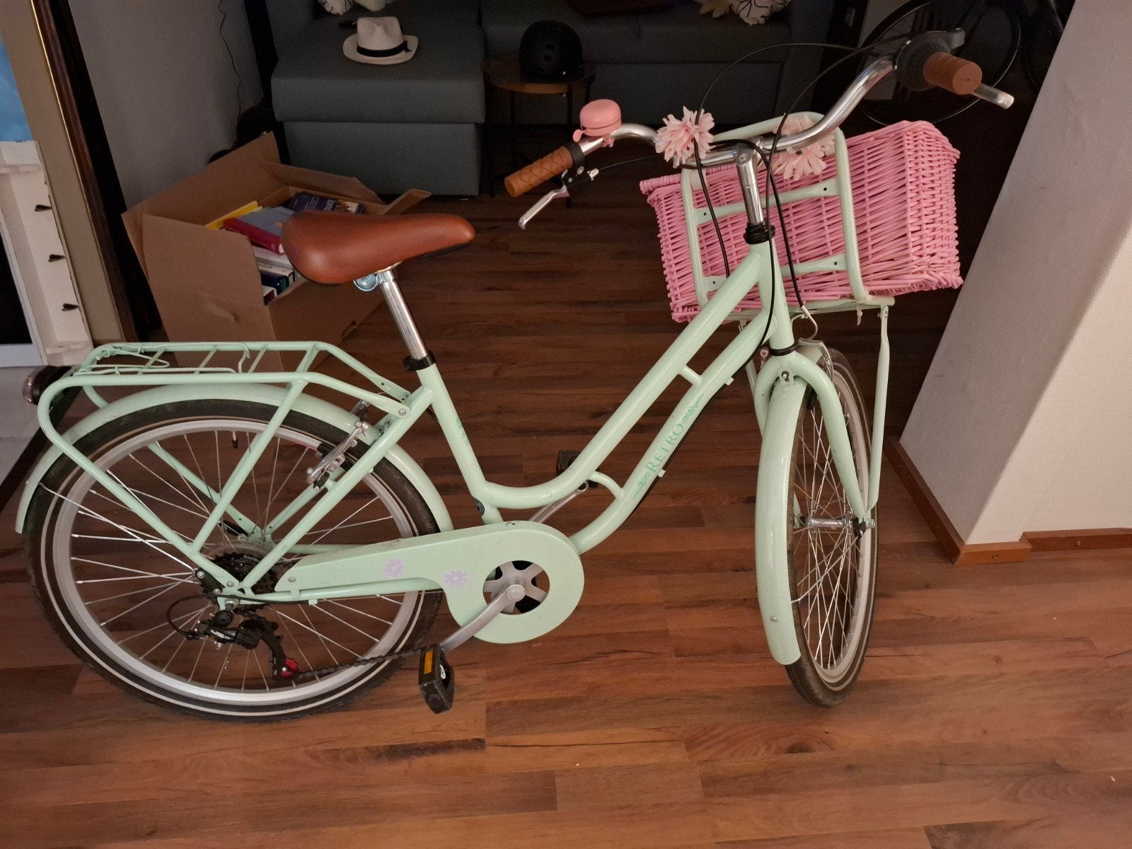 meisjesfiets 24 inch, roze mand en versnellingen, Ophalen, Zo goed als nieuw, 24 inch, Versnellingen