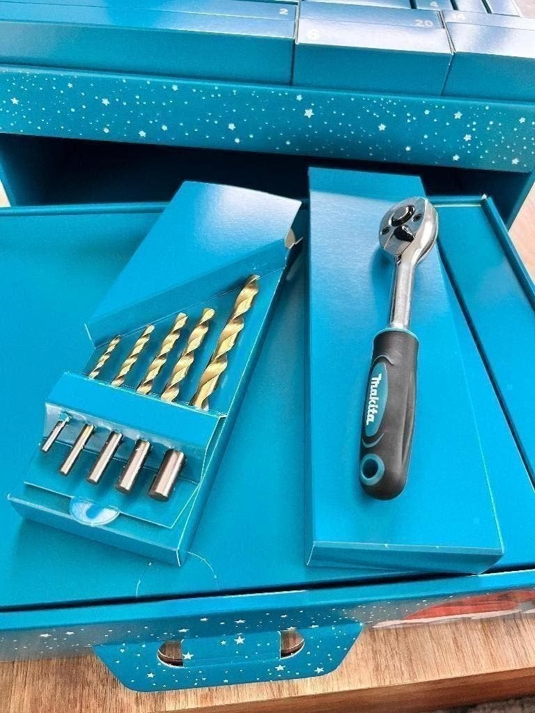 Makita Adventskalender P-84816 2025 Limited Edition kalender, Ophalen of Verzenden, Maandkalender, Nieuw