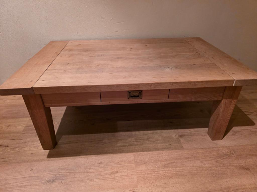 Robuuste eikenhouten salontafel met lade, Huis en Inrichting, Ophalen, Gebruikt, 100 tot 150 cm, Landelijk, Robuust