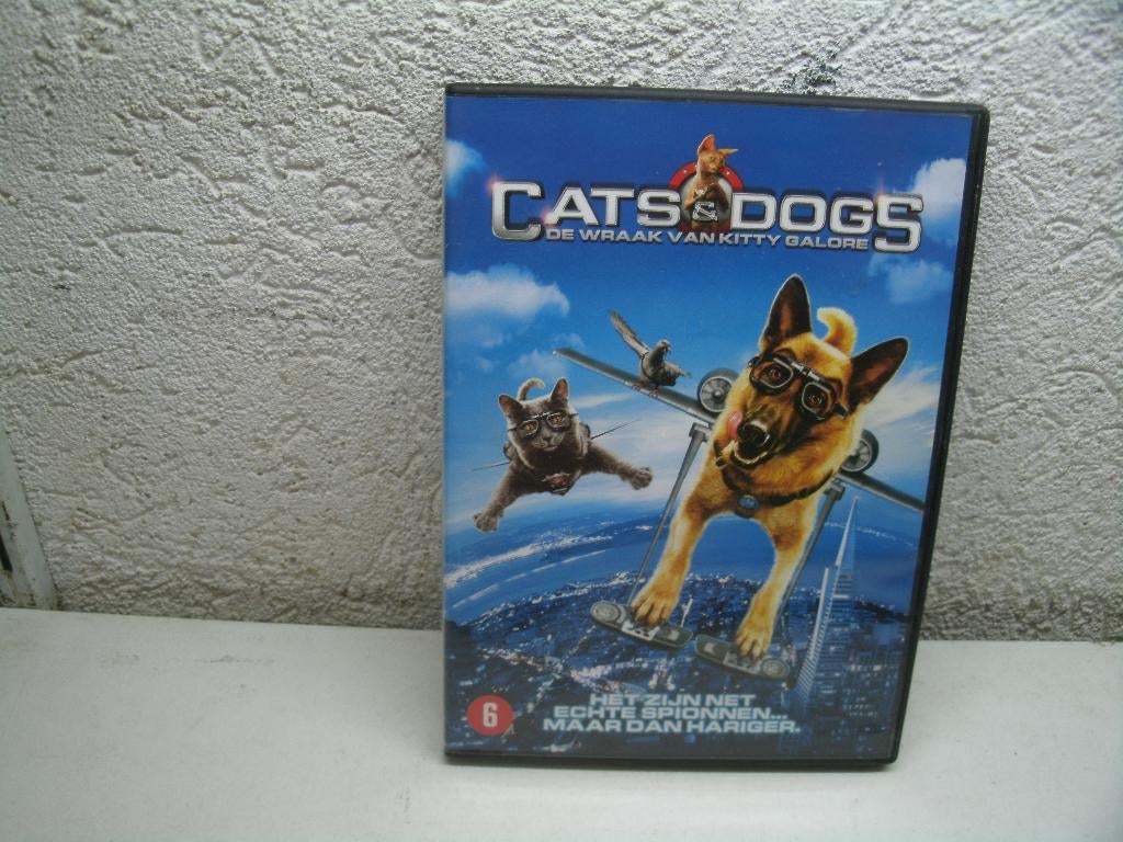 dvd 286k cats & dogs, Vanaf 6 jaar, Ophalen of Verzenden, Zo goed als nieuw