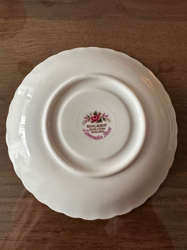 Royal Albert - Lavender Rose, Ophalen, Zo goed als nieuw, Porselein, Kop en/of schotel