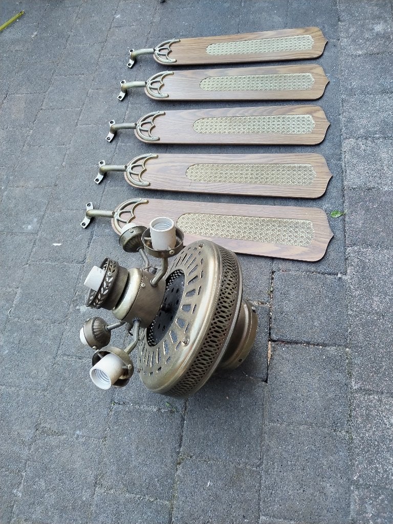 Vintage plafondventilator met verlichting – 4 houten bladen, Ophalen, Huis en Inrichting