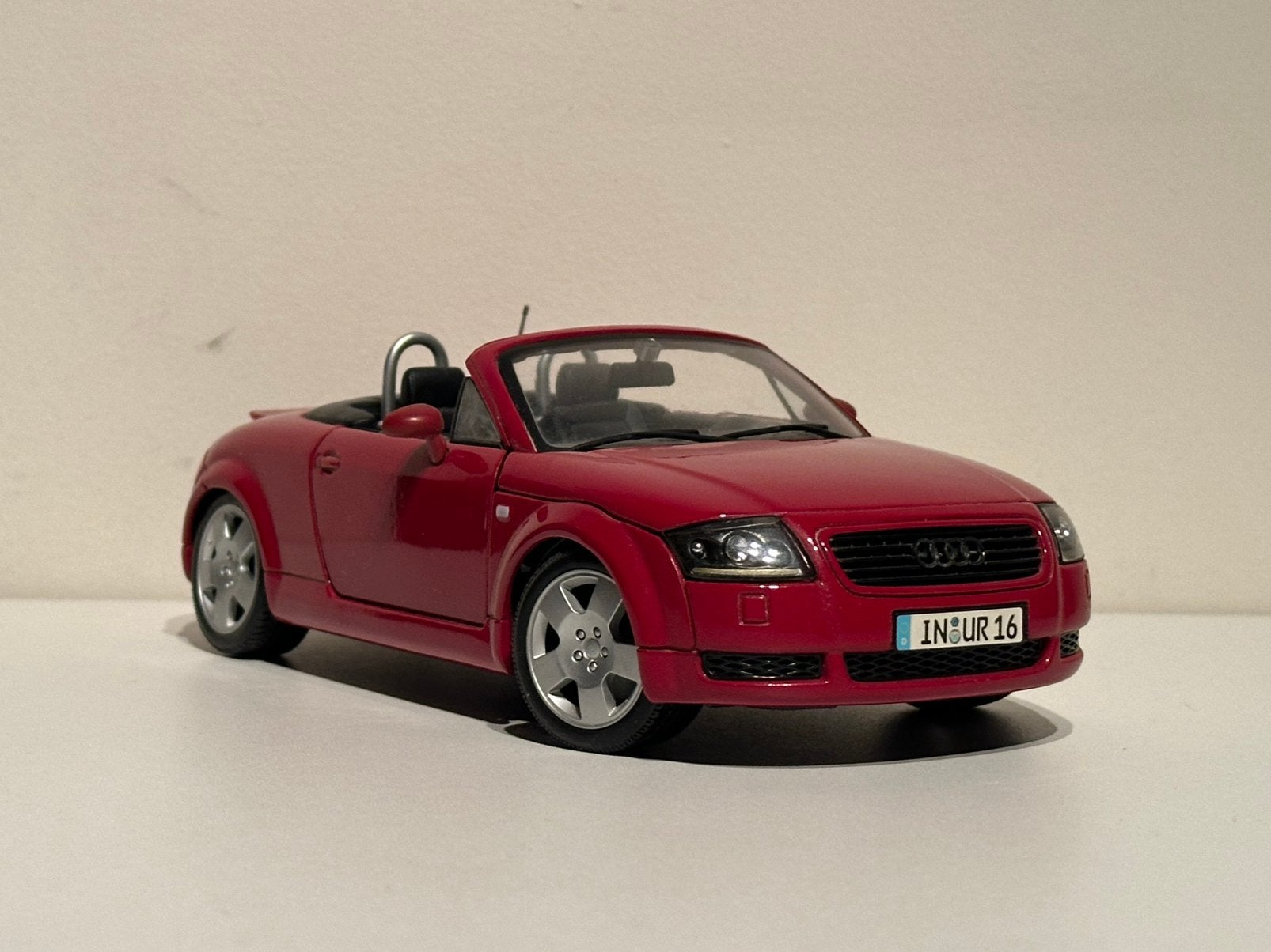 Audi TT Cabrio | Maisto | schaal 1:18 | ZGAN, Hobby en Vrije tijd, Ophalen of Verzenden, Zo goed als nieuw, Maisto