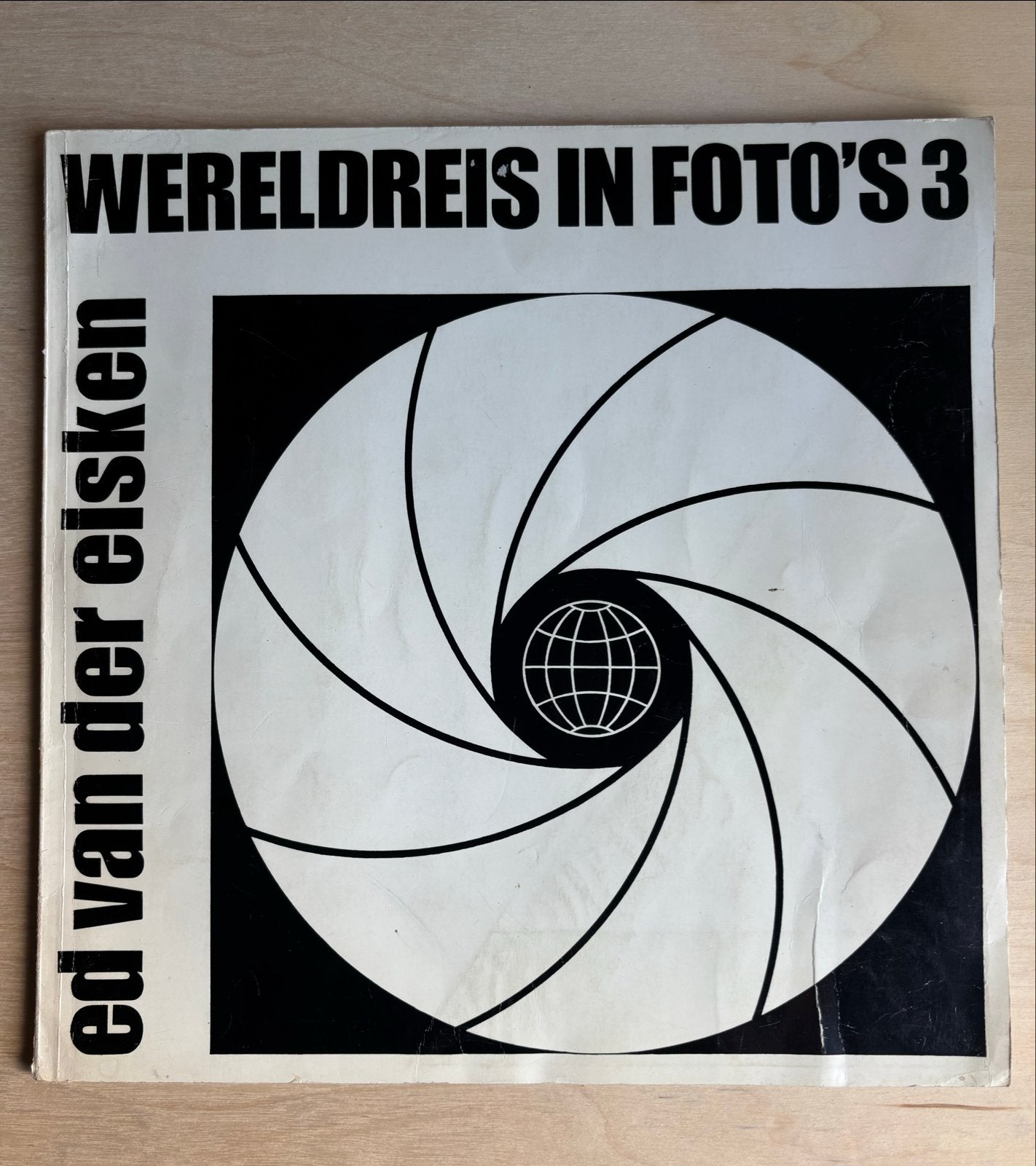Wereldreis in Foto's 3 - Ed van der Elsken, Ophalen of Verzenden, Gelezen, Fotografie algemeen