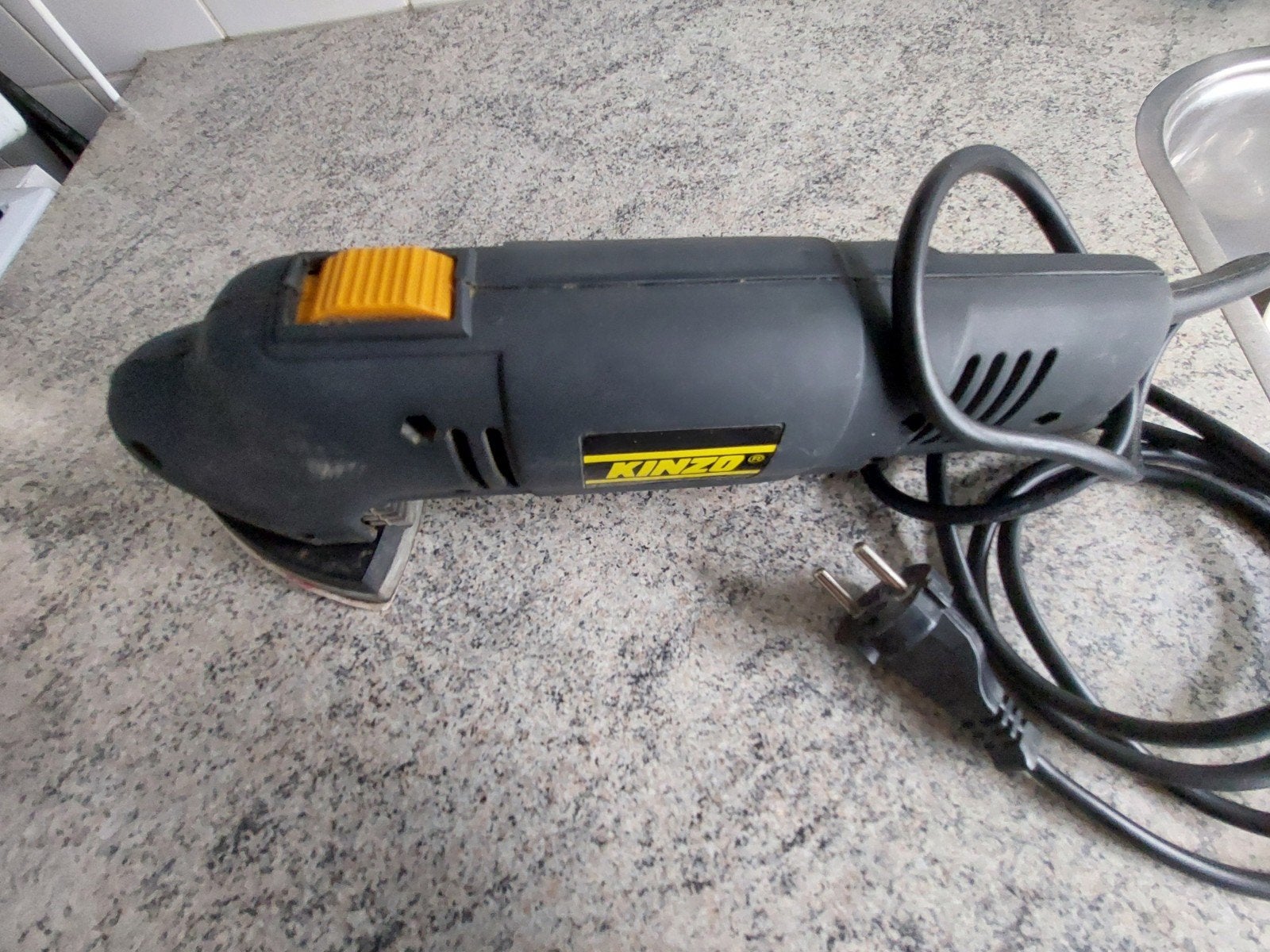 Kinzo Driehoekschuurmachine 180W - Zo goed als nieuw, Ophalen of Verzenden