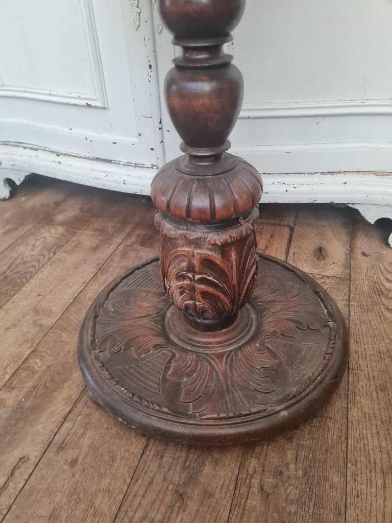 bijna antieke ronde wijntafel hand gesneden poot, Ophalen of Verzenden