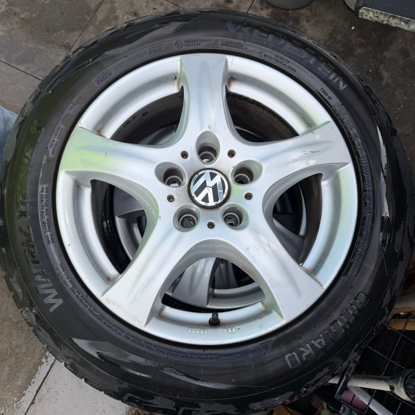 VW Transporter – 17 inch lichtmetalen velgen met banden, Ophalen, Bestelwagen, 17 inch, 235 mm
