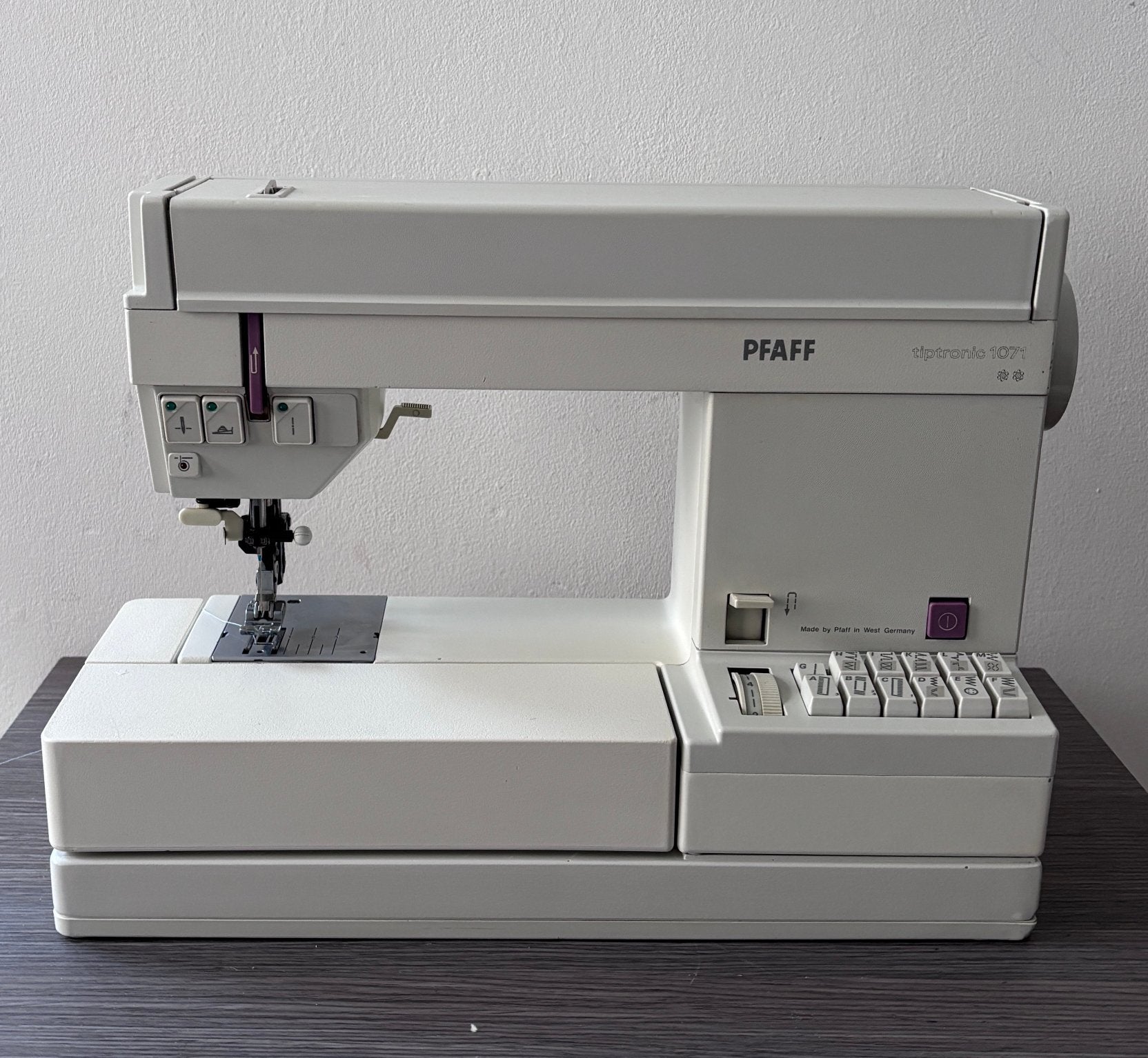 Pfaff 1071 incl. Onderhoudsbeurt, Ophalen, Gebruikt