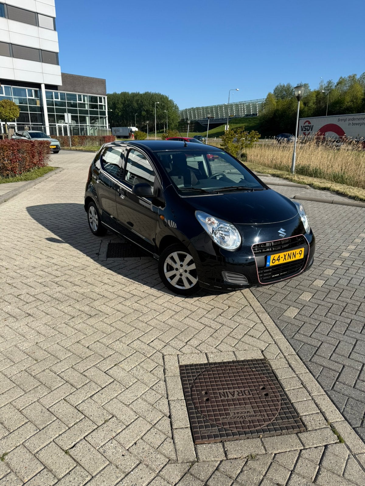 Suzuki Alto 1.0 2012 Zwart, Auto's, Voorwielaandrijving, Stof, 4 stoelen, Origineel Nederlands