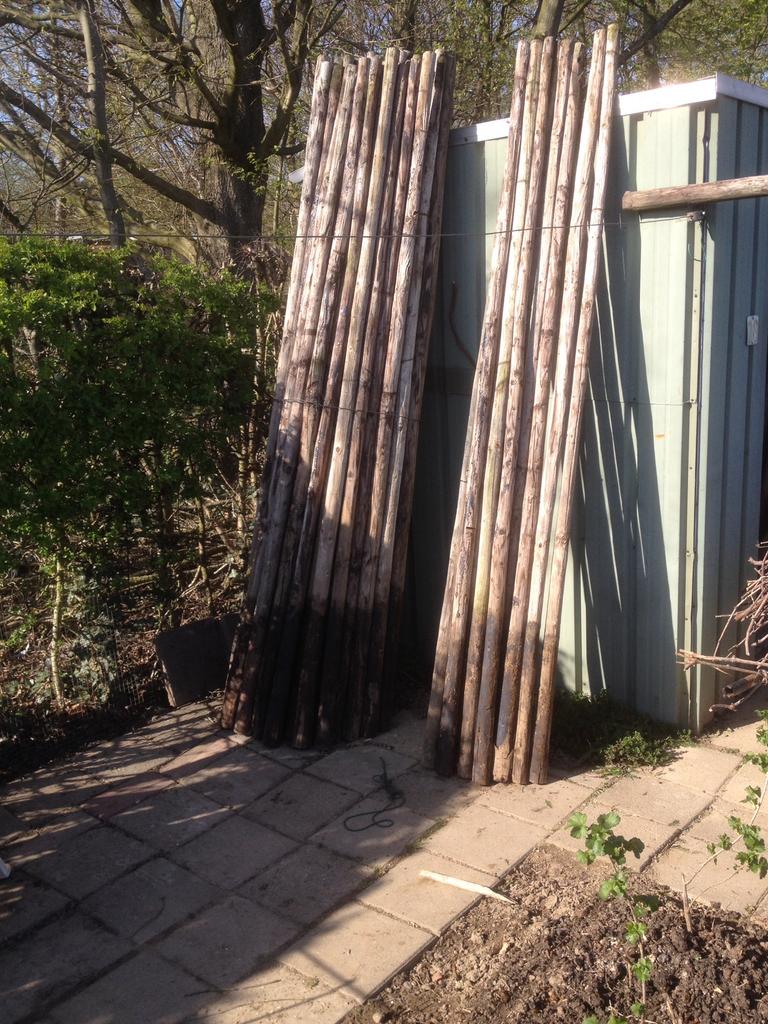 Te koop weidepalen boompalen afrasterpalen hout duurzaam, Tuin en Terras, Ophalen, Gebruikt, 250 cm of meer, Palen