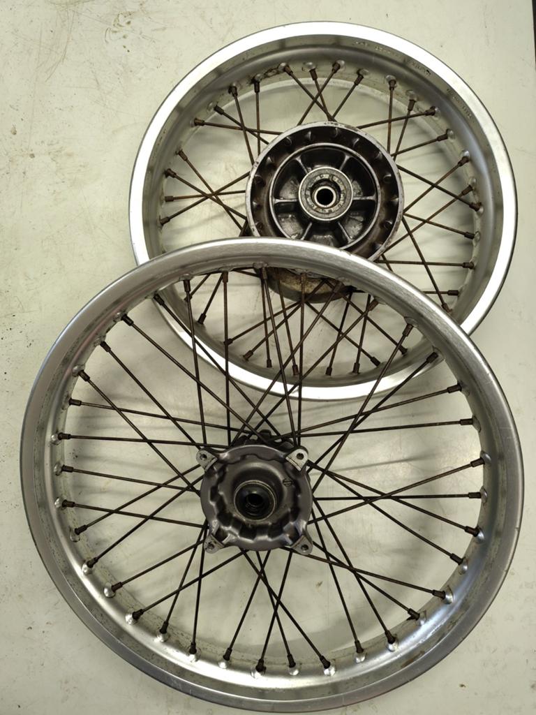 Wielen voorwiel en achterwiel Honda NX250 uit 1988, Ophalen of Verzenden