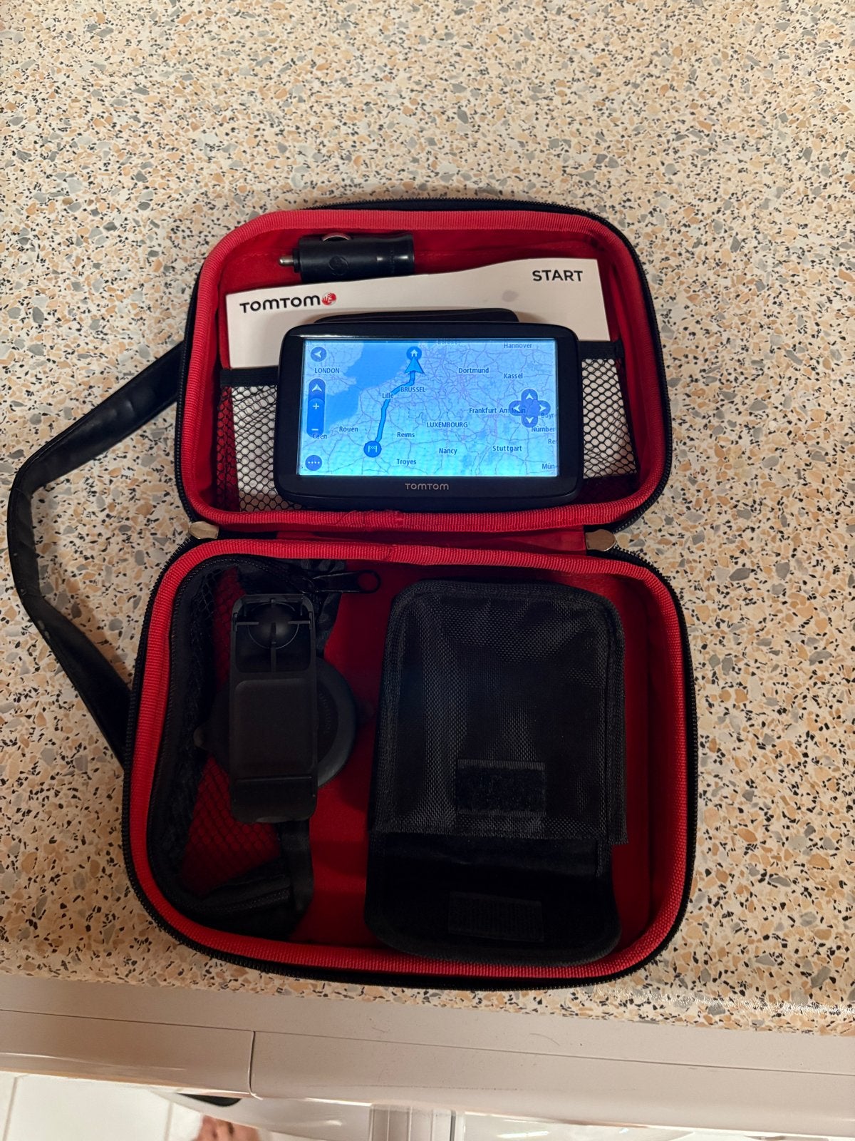 TomTom navigatiesysteem met accessoires en hoes, Ophalen, Gebruikt