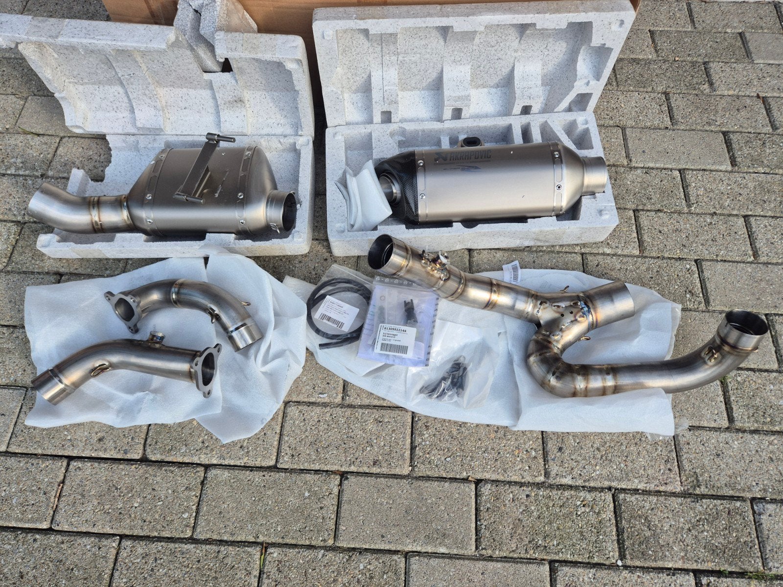 Nieuw Ktm 1290 superduke titanium akrapovic uitlaat systeem., Motoren, Ophalen of Verzenden, Nieuw