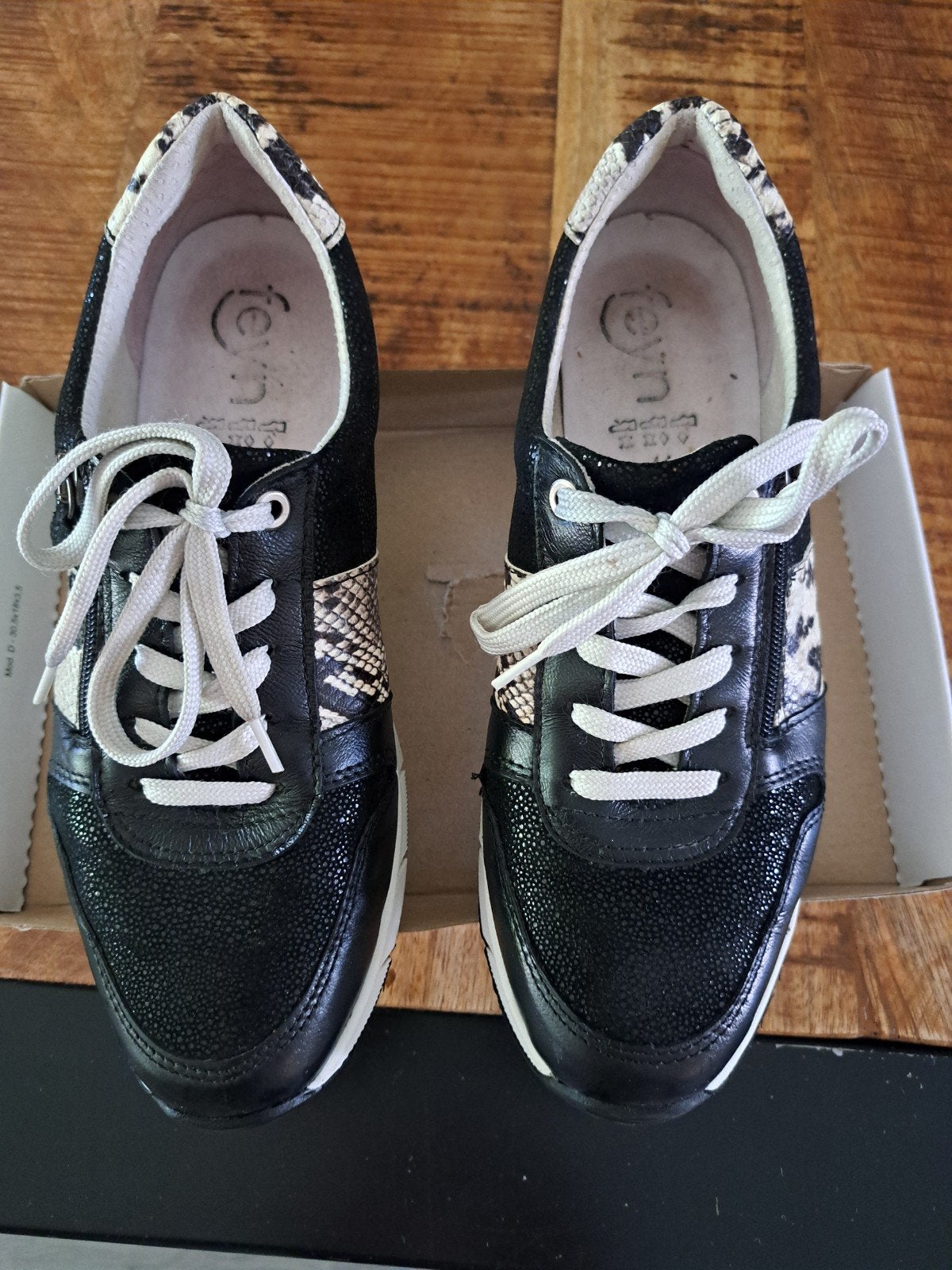 Feyn sneakers zwart met slangenprint, maat 41, Kleding | Dames, Schoenen, Ophalen of Verzenden