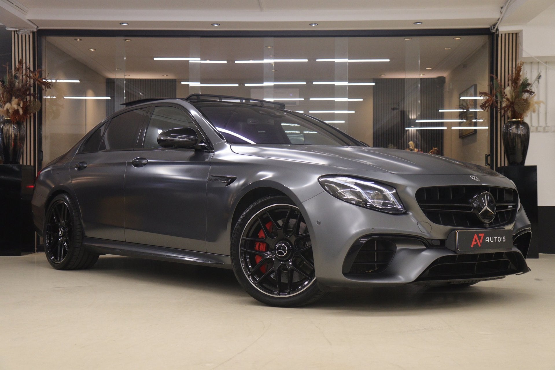 Mercedes-Benz E-klasse AMG 63 S 4MATIC+ PANO/360CAM/CARPLAY/, Auto's, Automaat, Gebruikt, Sedan, 3982 cc