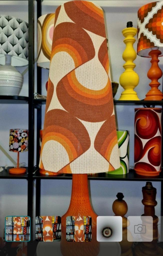 Vintage retro toeter lampenkap + keramieke voet oranje, Antiek en Kunst, Kunst | Schilderijen | Modern, Ophalen of Verzenden