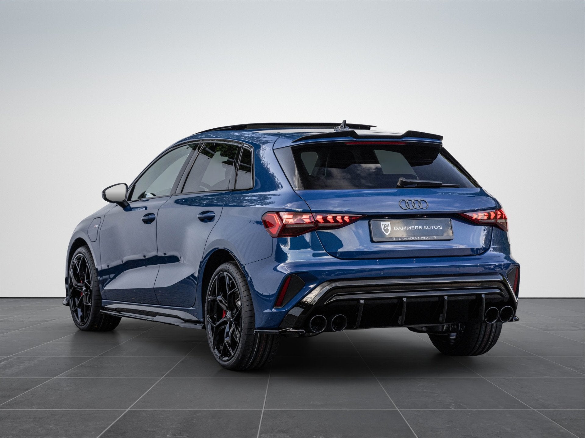 Audi A3 Sportback 45 TFSI e S edition Competition Pano S-sto, Auto's, 4 cilinders, Blauw, Hybride Elektrisch/Benzine, Automatische klimaatregeling