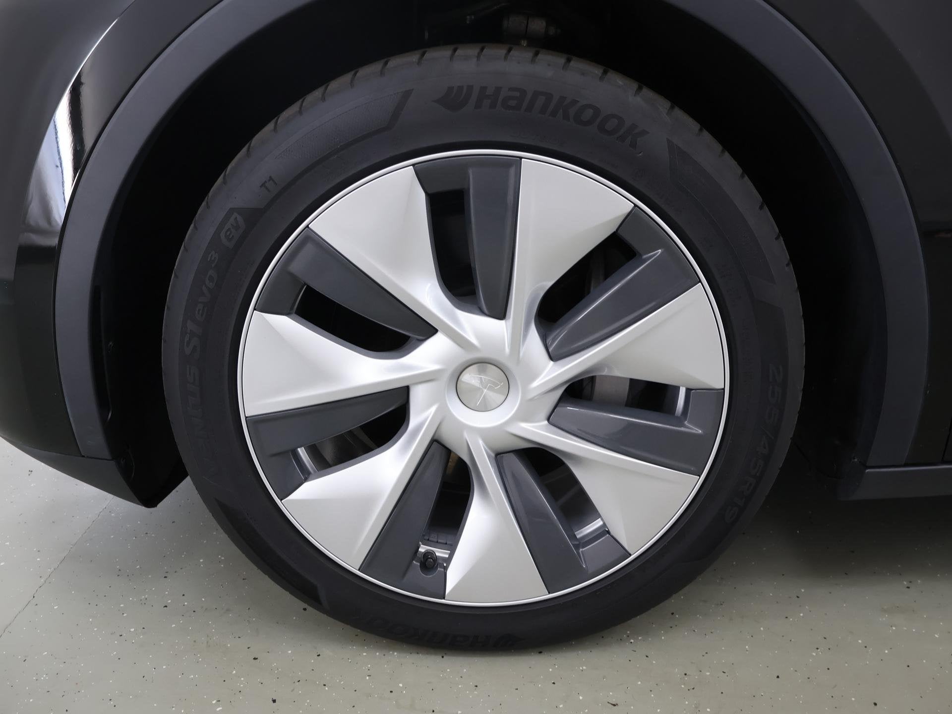 Foto 38 van Tesla Model Y RWD 58 kWh | Panoramadak | 360° Camera | Stoe