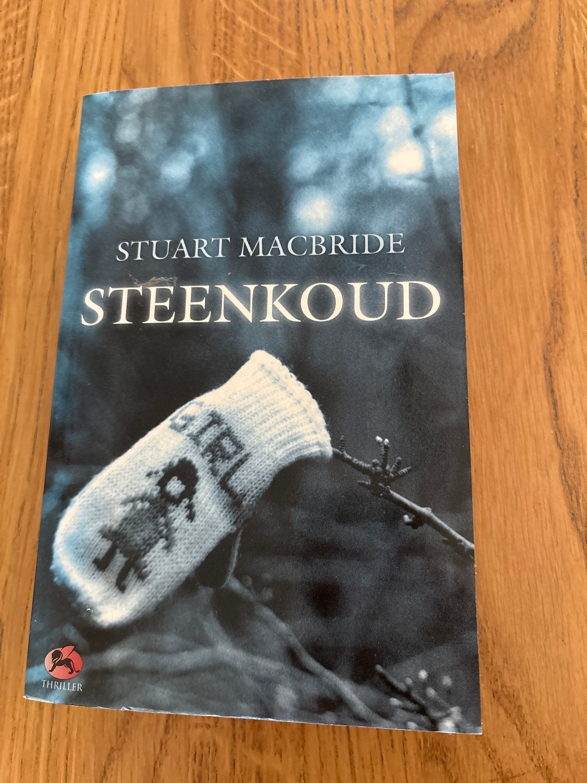 Steenkoud - Stuart MacBride (Thriller), Boeken, Ophalen of Verzenden, Gelezen, Europa overig