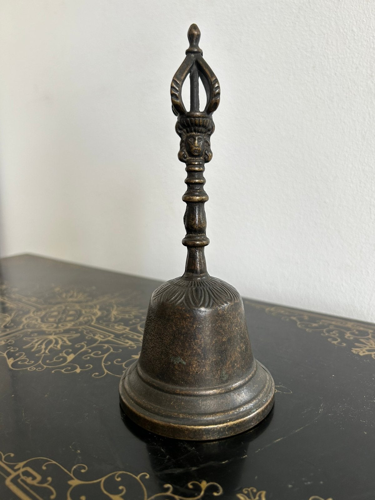 Messing tempelbel gekroond met vajra, Ophalen of Verzenden