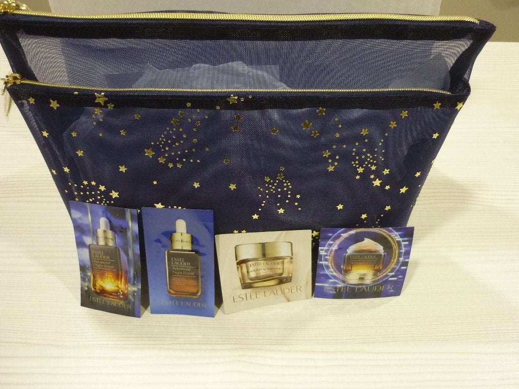 Nieuwe Estee Lauder make up tas / toilettas + samples, Ophalen of Verzenden, Nieuw, Blauw, Dame